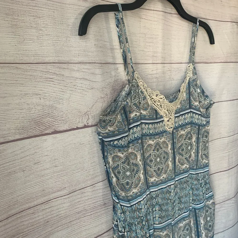 Alya Blue and Cream Paisley Medallion Romper with Crochet Lace Trim Size M